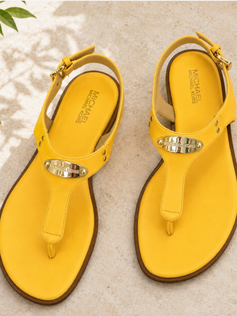 Michael Kors Yellow Leather T-Strap Thong Sandals Gold Logo Plate Size 8